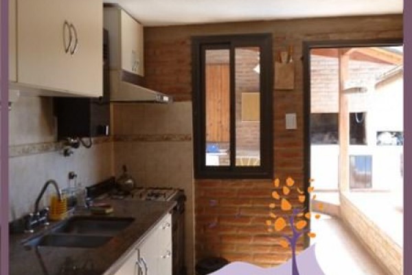 CASA PARA 6 PERSONAS CON PILETA USO EXCLUSIVO-QUINCHO-PATIO