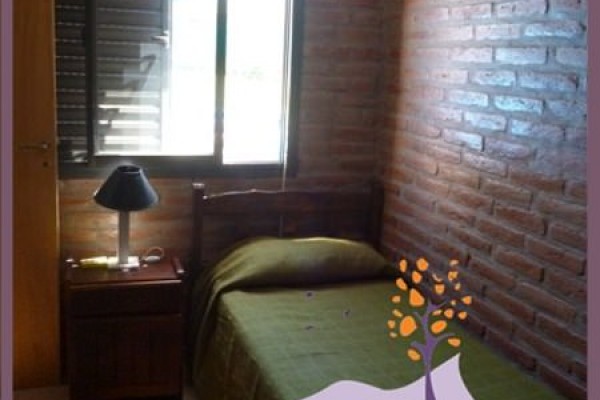 CASA PARA 6 PERSONAS CON PILETA USO EXCLUSIVO-QUINCHO-PATIO