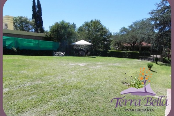 CASA PARA 6 PERSONAS CON PILETA USO EXCLUSIVO-QUINCHO-PATIO