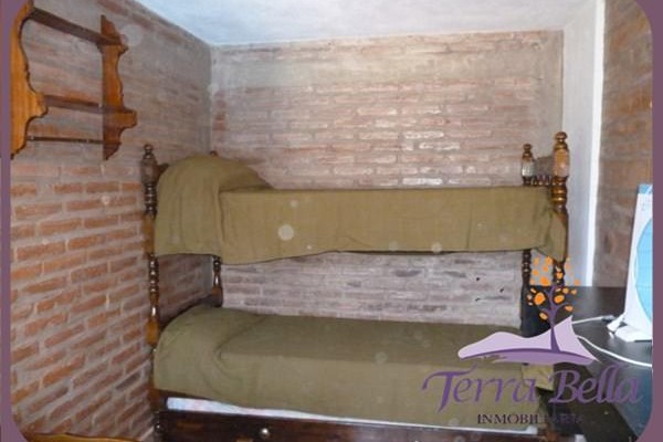 CASA PARA 6 PERSONAS CON PILETA USO EXCLUSIVO-QUINCHO-PATIO
