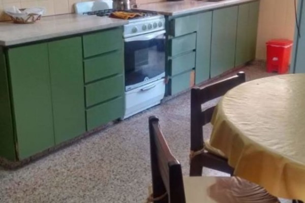 CHALET PARA 8/10 PERSONAS CON GRAN PARQUE, PISCINA Y QUINCHO