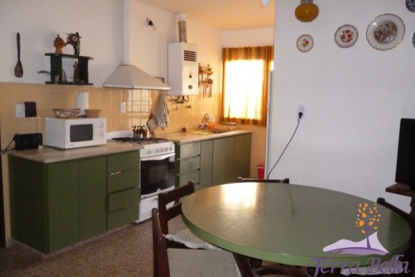 CHALET PARA 8/10 PERSONAS CON GRAN PARQUE, PISCINA Y QUINCHO