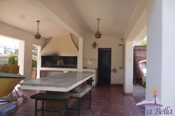 CHALET PARA 8/10 PERSONAS CON GRAN PARQUE, PISCINA Y QUINCHO