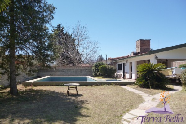 CHALET PARA 8/10 PERSONAS CON GRAN PARQUE, PISCINA Y QUINCHO