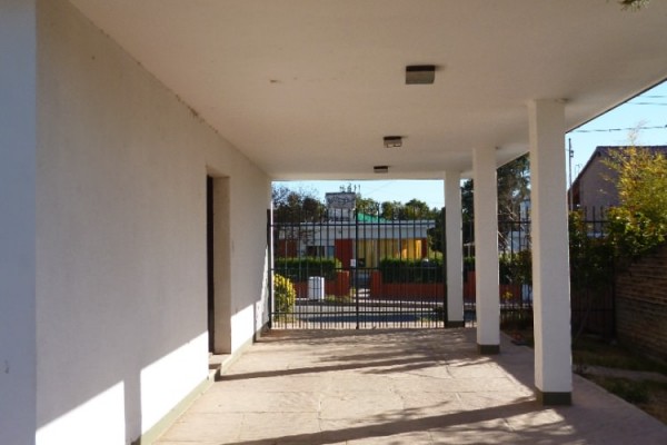 CHALET PARA 8/10 PERSONAS CON GRAN PARQUE, PISCINA Y QUINCHO