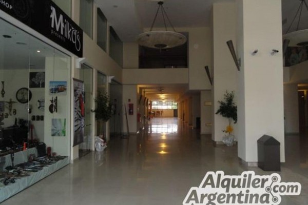 DEPARTAMENTOS EN TORRE MELOS PLENO CENTRO CON PILETA