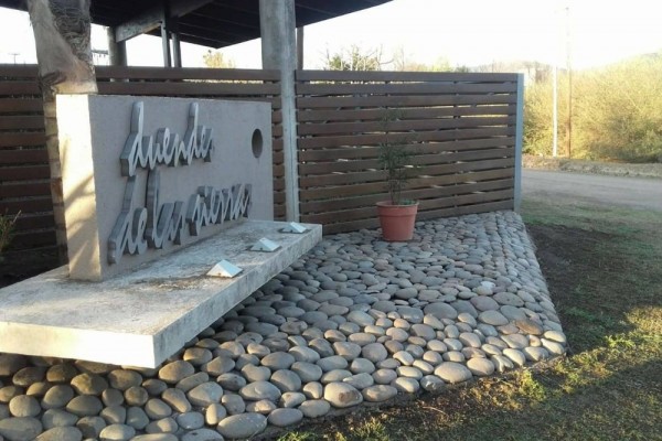 COMPLEJO DE CABAÑAS PARA 2  A 6 PERSONAS CON PISCINA, COCHERA, PARRILLA, PARQUE