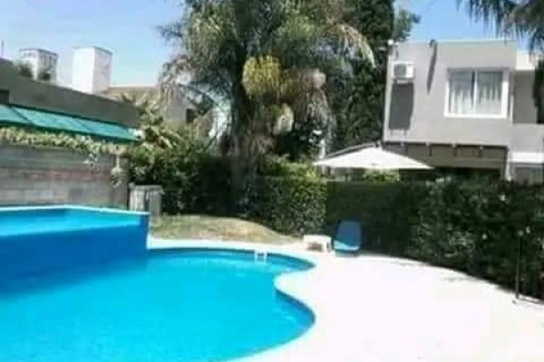 DUPLEX PARA 4 PERSONAS CON PILETA, COCHERA, QUINCHO