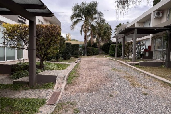 DUPLEX PARA 4 PERSONAS CON PILETA, COCHERA, QUINCHO