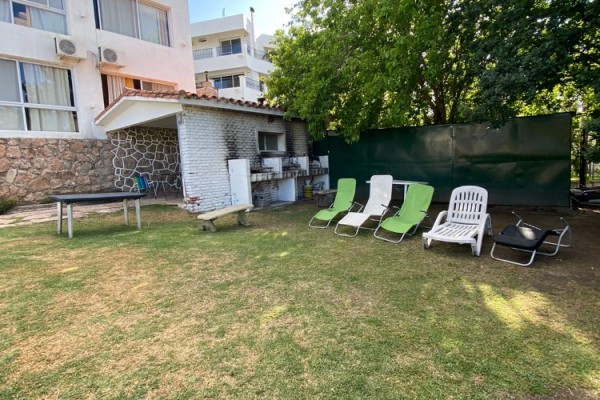 DEPARTAMENTOS SOBRE EL LAGO PARA 4/6 PERSONAS CON PILETA