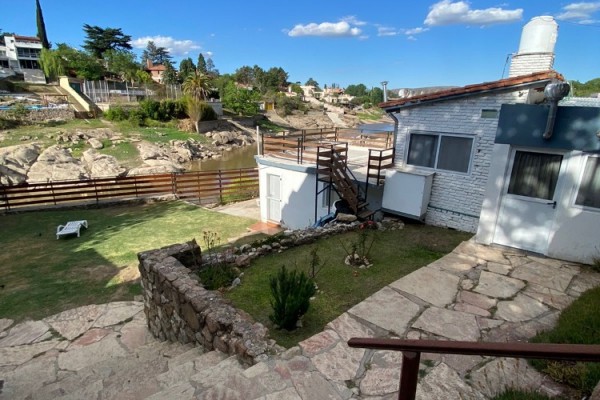 DEPARTAMENTOS SOBRE EL LAGO PARA 4/6 PERSONAS CON PILETA