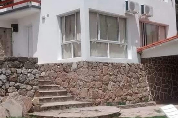 DEPARTAMENTOS SOBRE EL LAGO PARA 4/6 PERSONAS CON PILETA