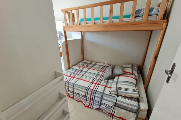 DEPARTAMENTO SOBRE LA PLAYA EN INGLESES, PARA 5 PERSONAS