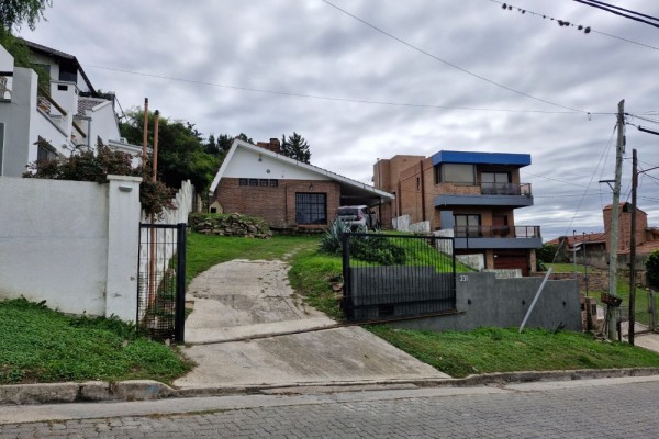 CASA 2 DORMITORIOS