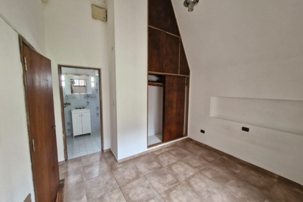 CASA 2 DORMITORIOS