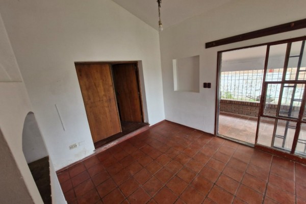CASA 2 DORMITORIOS