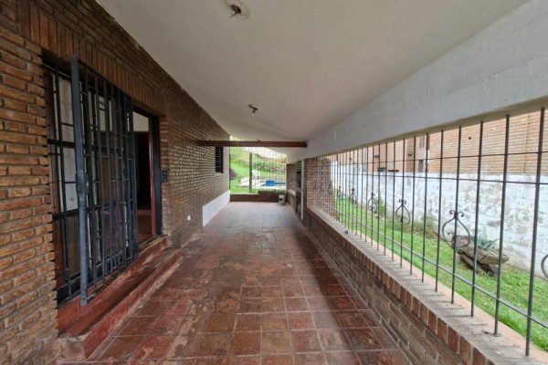 CASA 2 DORMITORIOS