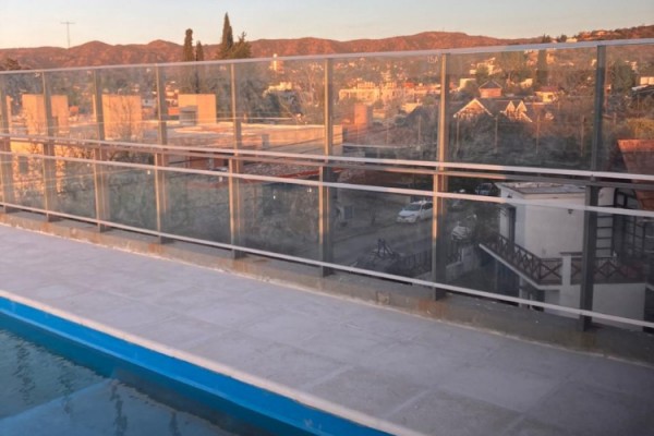 DEPARTAMENTO DE CATEGORIA EN COMPLEJO. PISCINA. QUINCHO. COCHERAS