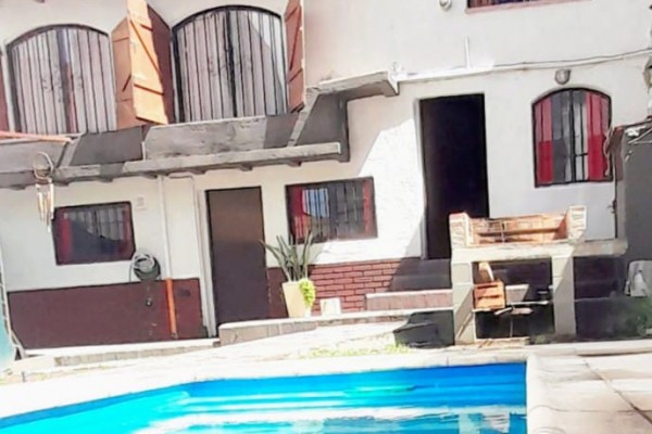 Casa Centrica Para 10 Con Pileta.parrilla.wifi