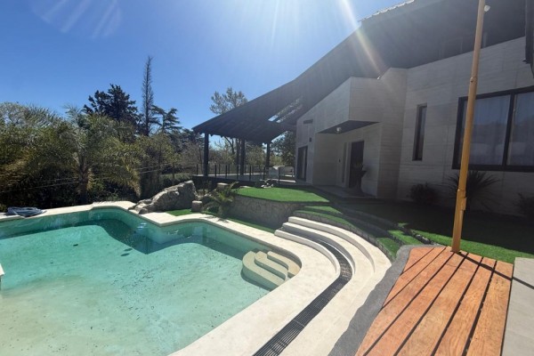 CASA IMPONENTE HASTA 6 PERSONAS