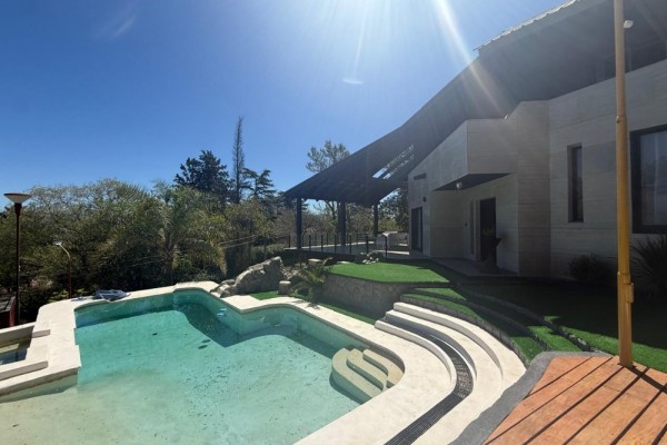 CASA IMPONENTE HASTA 6 PERSONAS