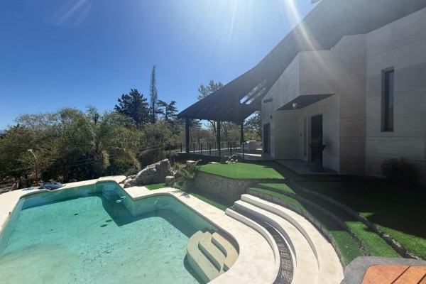 CASA IMPONENTE HASTA 6 PERSONAS
