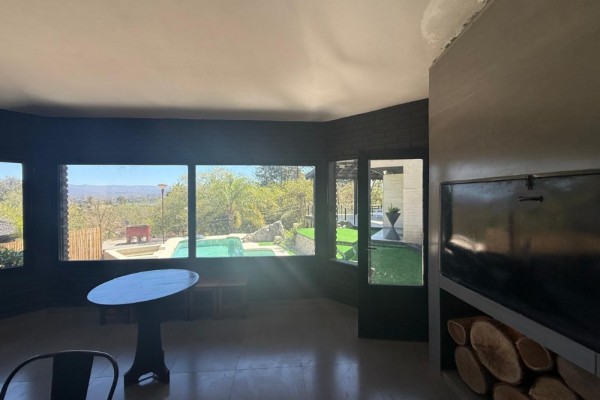 CASA IMPONENTE HASTA 6 PERSONAS
